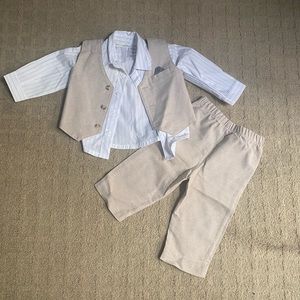 Adorable “linen like” suit